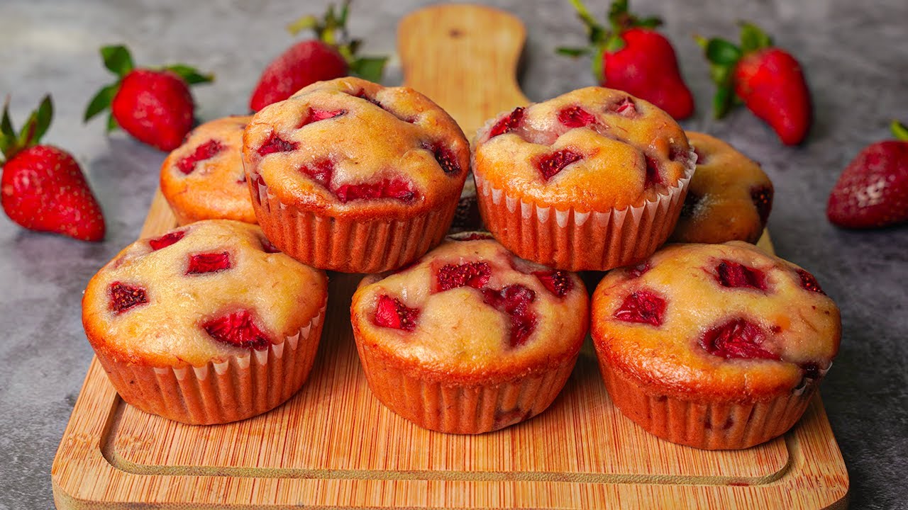 Strawberry Banana Muffins | Eggless & Without Oven | Yummy
