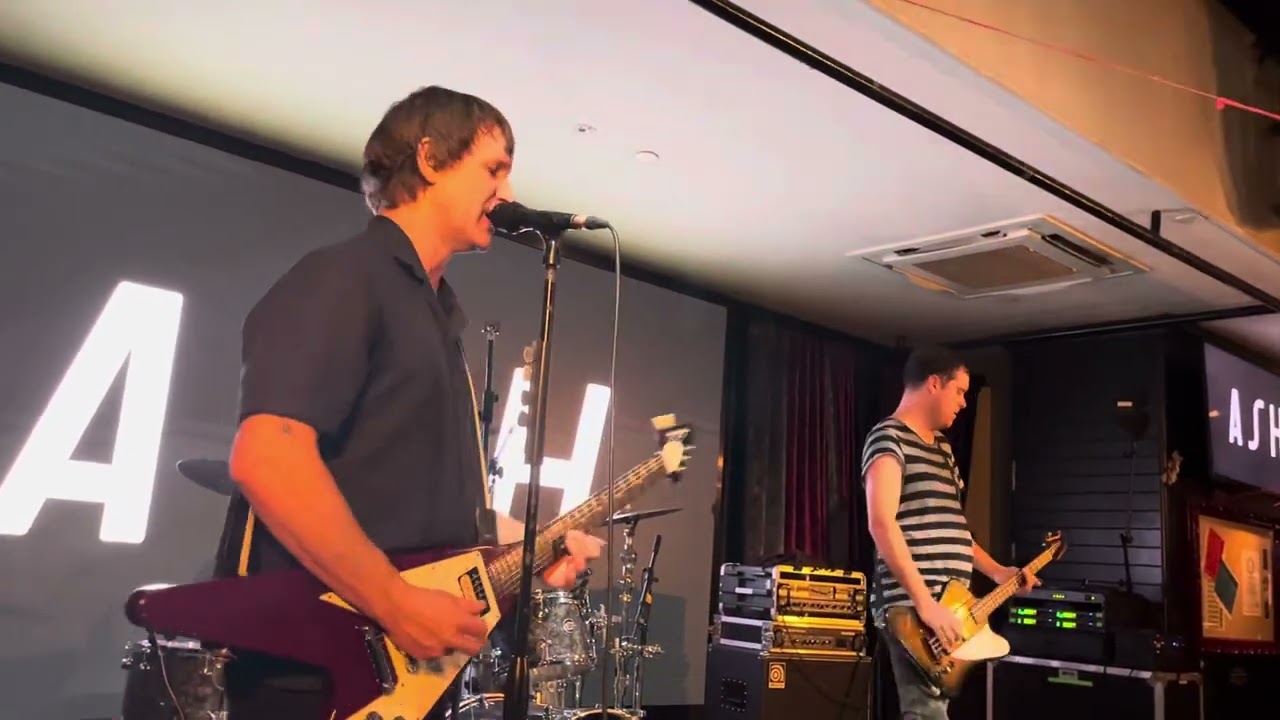 Ash - Confessions in the Pool (Live at Hard Rock Cafe, Singapore 4/10/2024)
