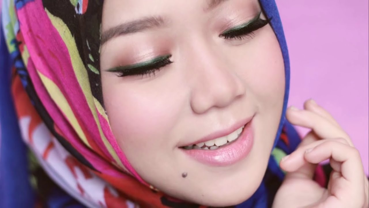 Make-Up Lebaran:  Colourful Eye Look by Cheryl Raissa | The Body Shop Indonesia