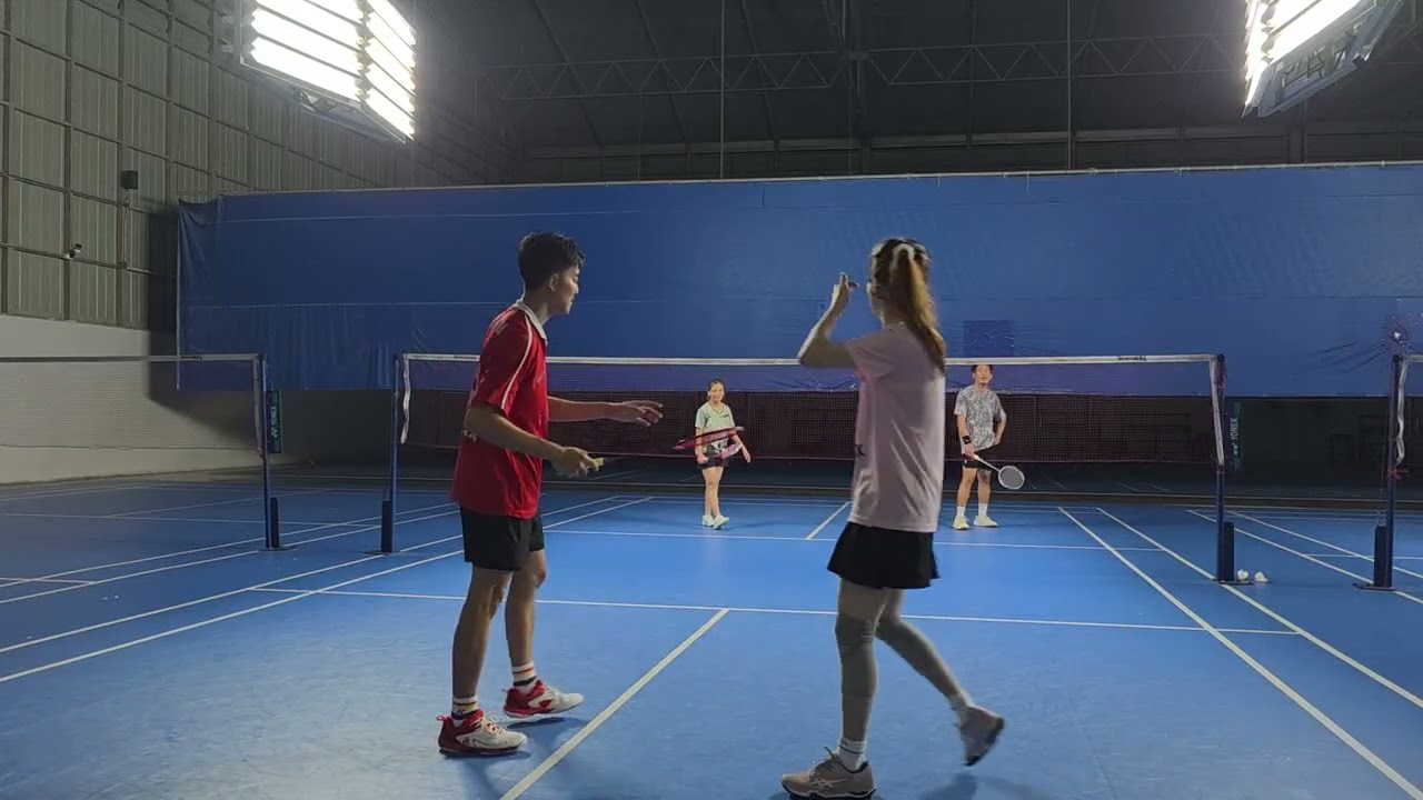 กุ้ง + อาม // บอย + กานดา #badminton #กุ๊งกิ๊งชวนตีแบด #bad 