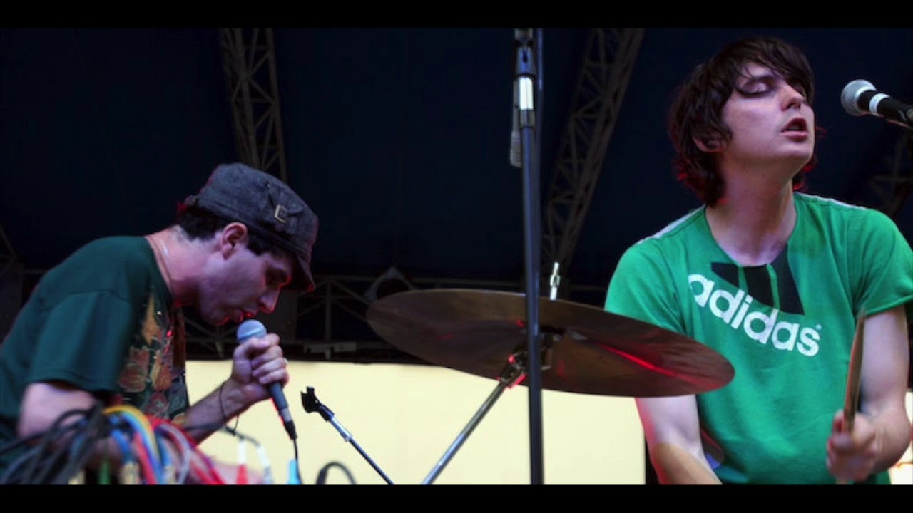 Animal Collective - Don't Believe The Pilot  (Through Crash) Live at KVRX - 7/11/03