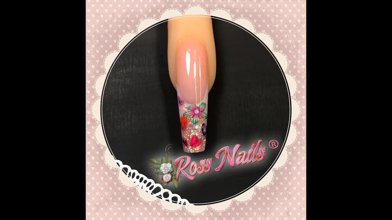 Uña coffin con naturaleza muerta