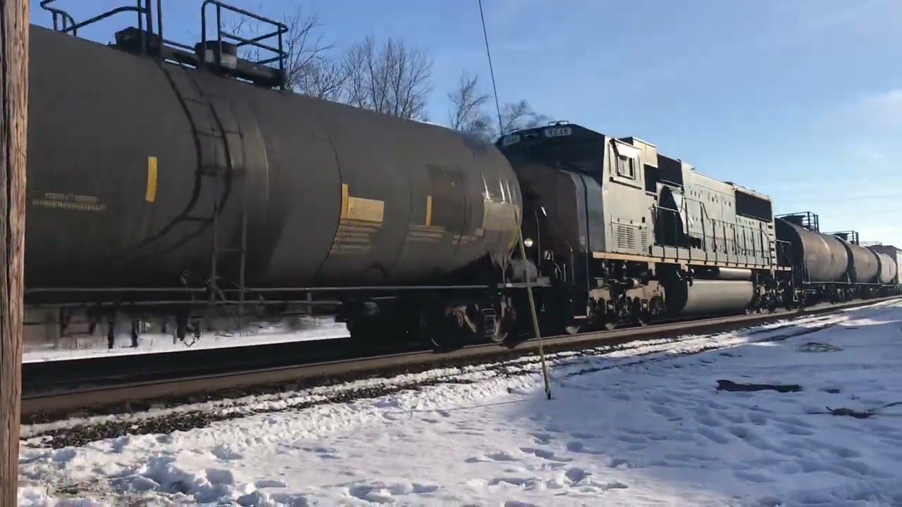 Done some railfanning at Terre Haute and got some CSX mixed freight train!!!