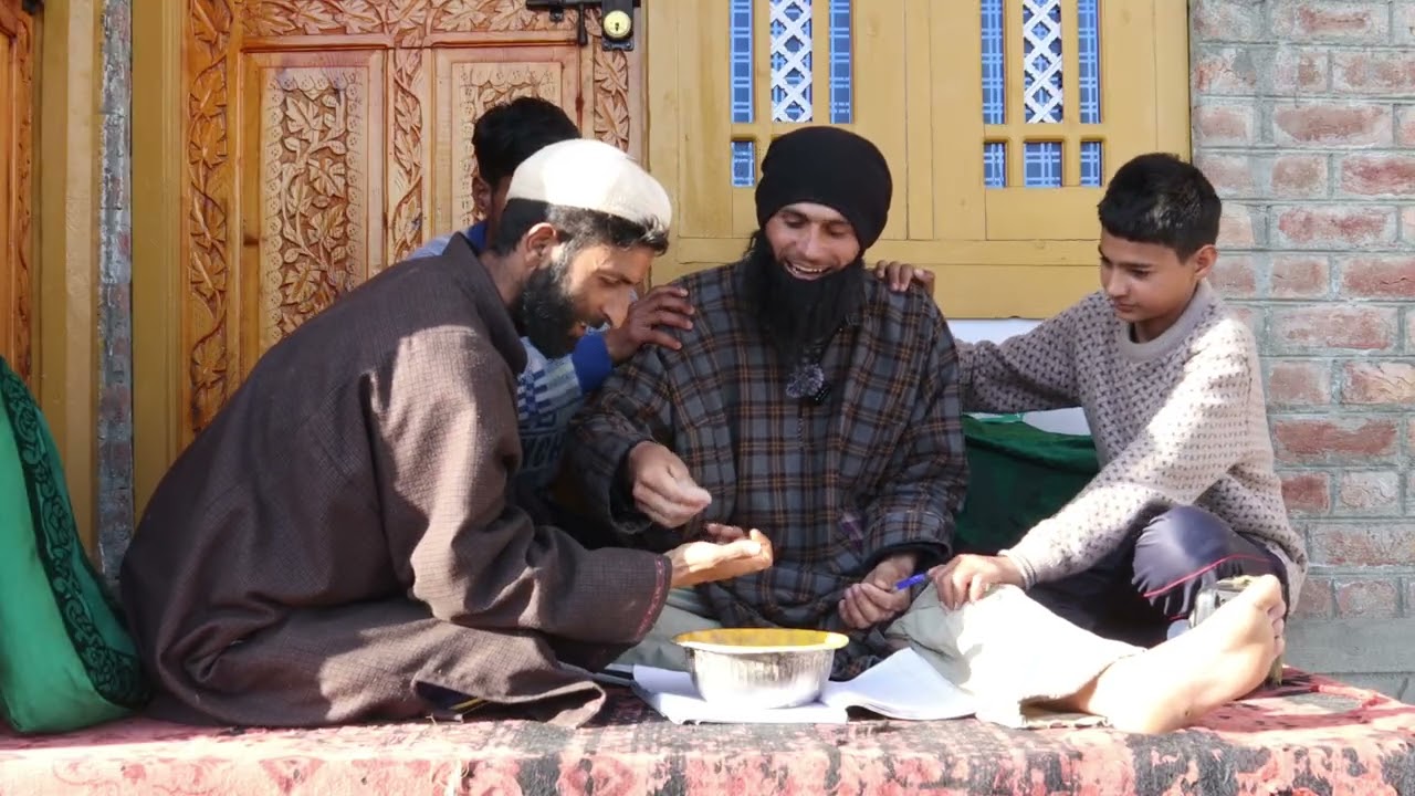 Nakliiii peeer tiee koshuur funny kashmiri drama 😄#funnydrama #kashmiridramaa #kashmirijokess