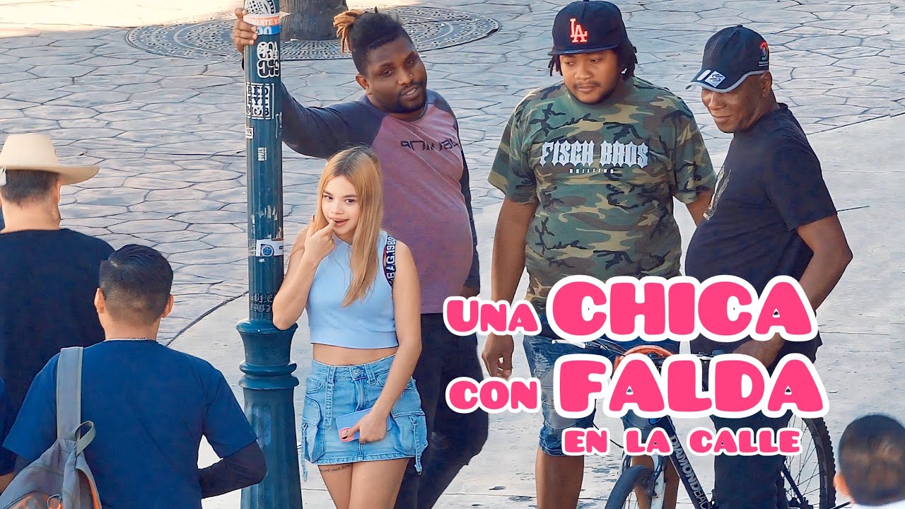 Una MUJER con FALDA en la calle 😰 - Experimento Social - Bufones.net