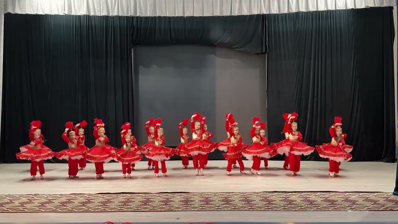 Жаңаөзен қаласы, “Шұғыла” халықтық би ансамбль