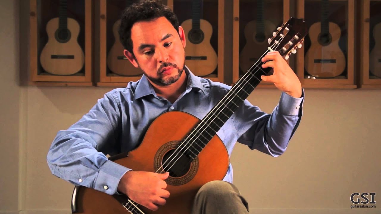 Merlin Evocaci&oacute;n played by Rafael Elizondo