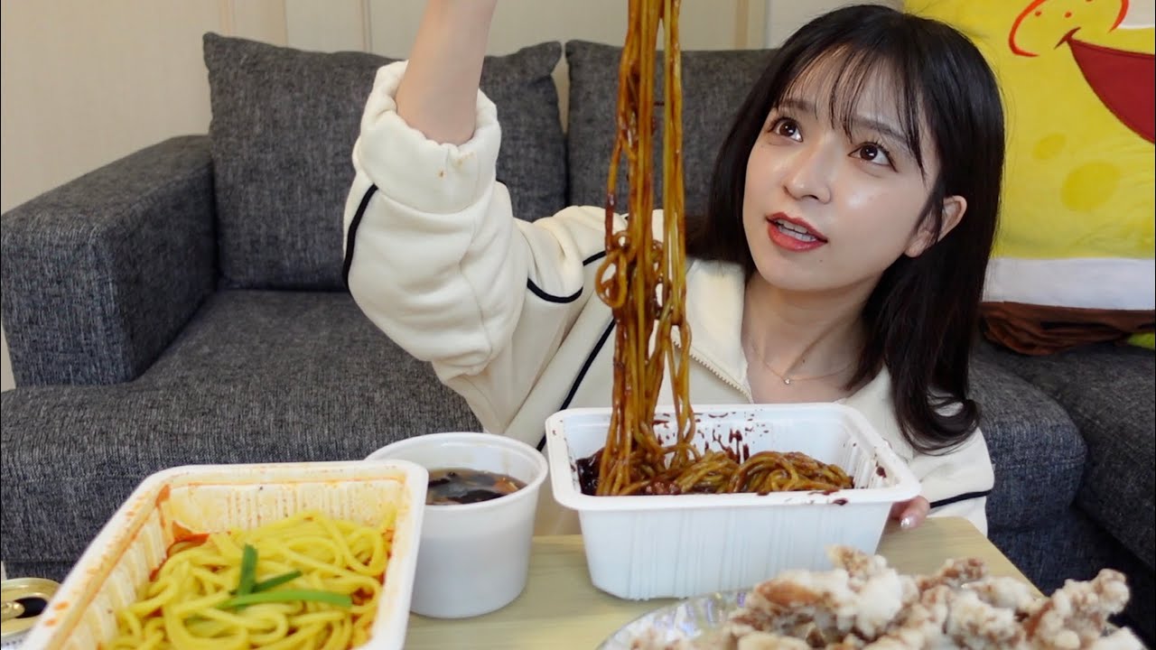 さおりんが爆食しながら美容や恋愛を語る日。