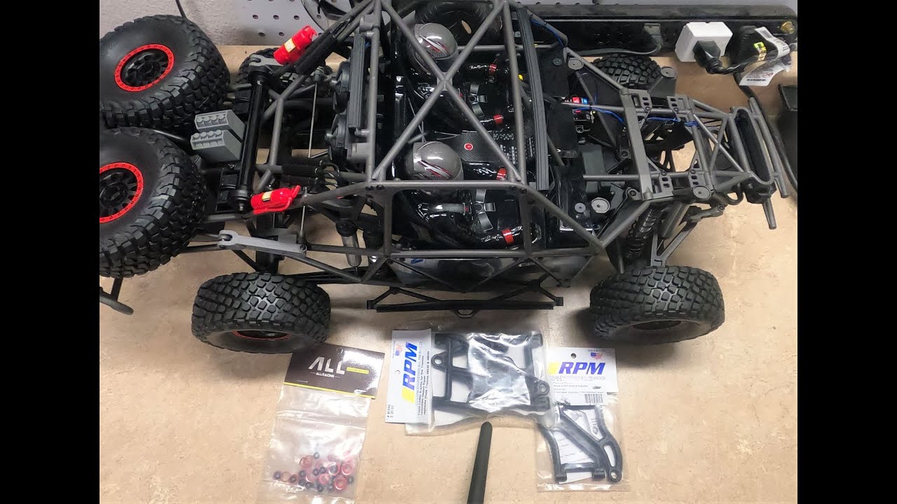 Building up a Traxxas UDR part 2 RPM front arms and fixing the leaking shocks