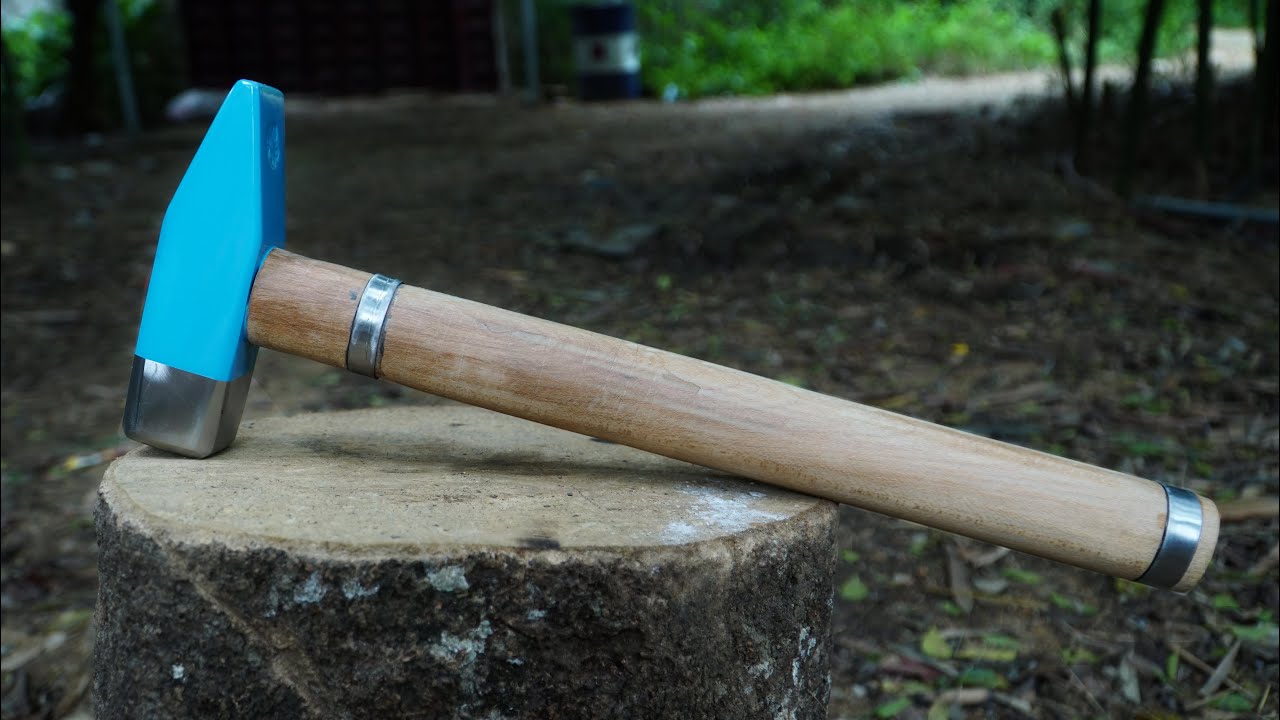 Restoring an Old Rusty Hammer That was Picked up in The Garden