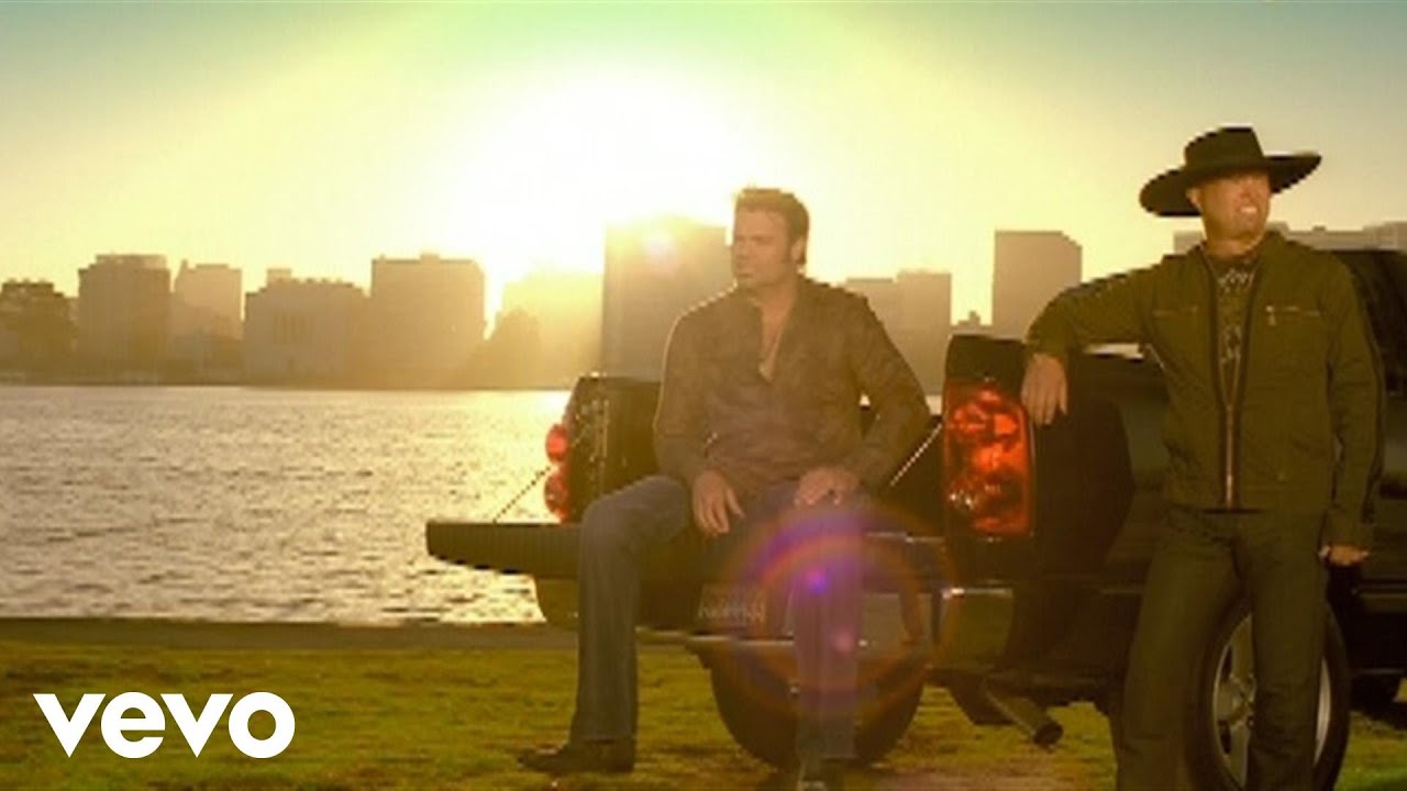 Montgomery Gentry - Roll With Me (Official Video)