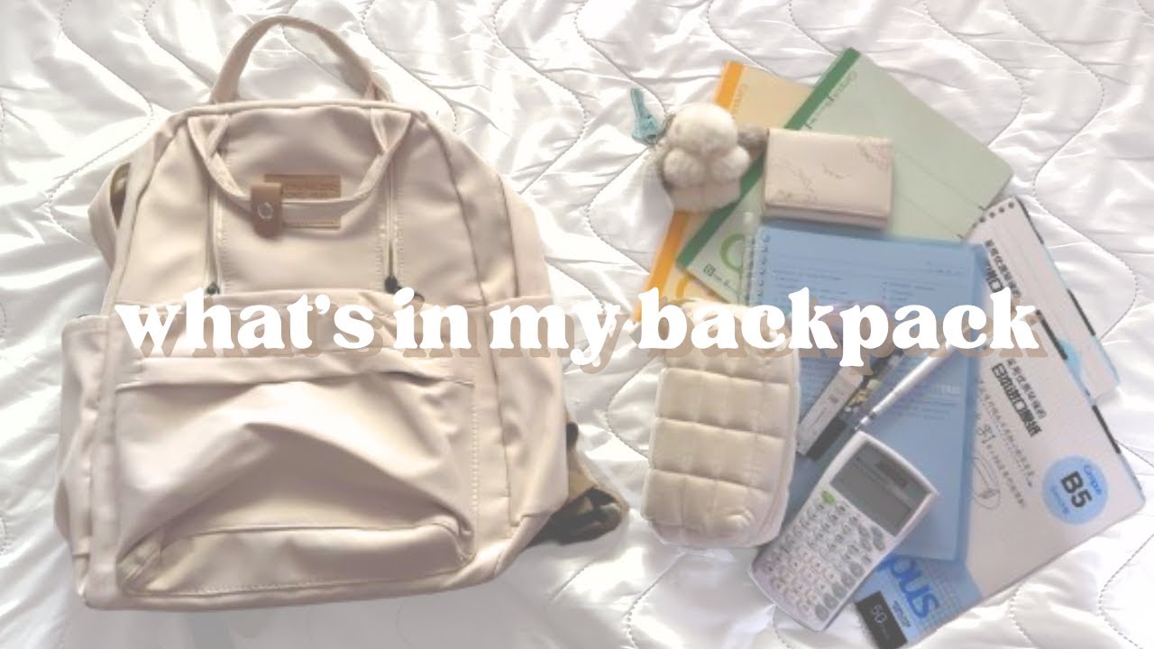 what’s in my backpack | minimalistic schoolgirl