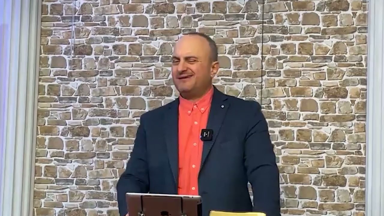 “А Бог на мира, скоро ще смаже сатана