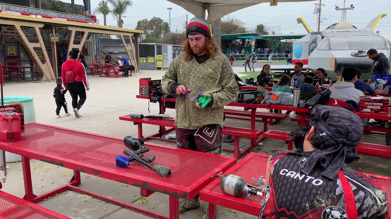 The PaintballDNA POCKET STAND