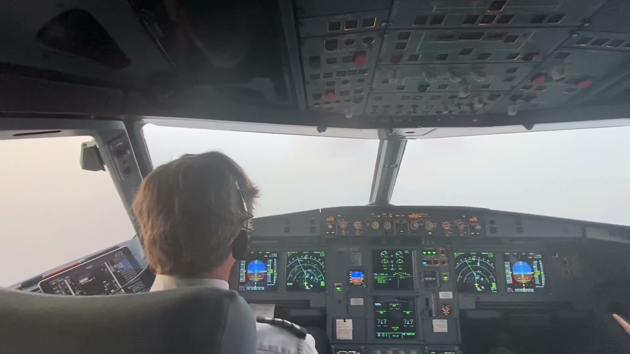 Beautiful Airbus A320 Instrument Approach and Landing From the Cockpit!
