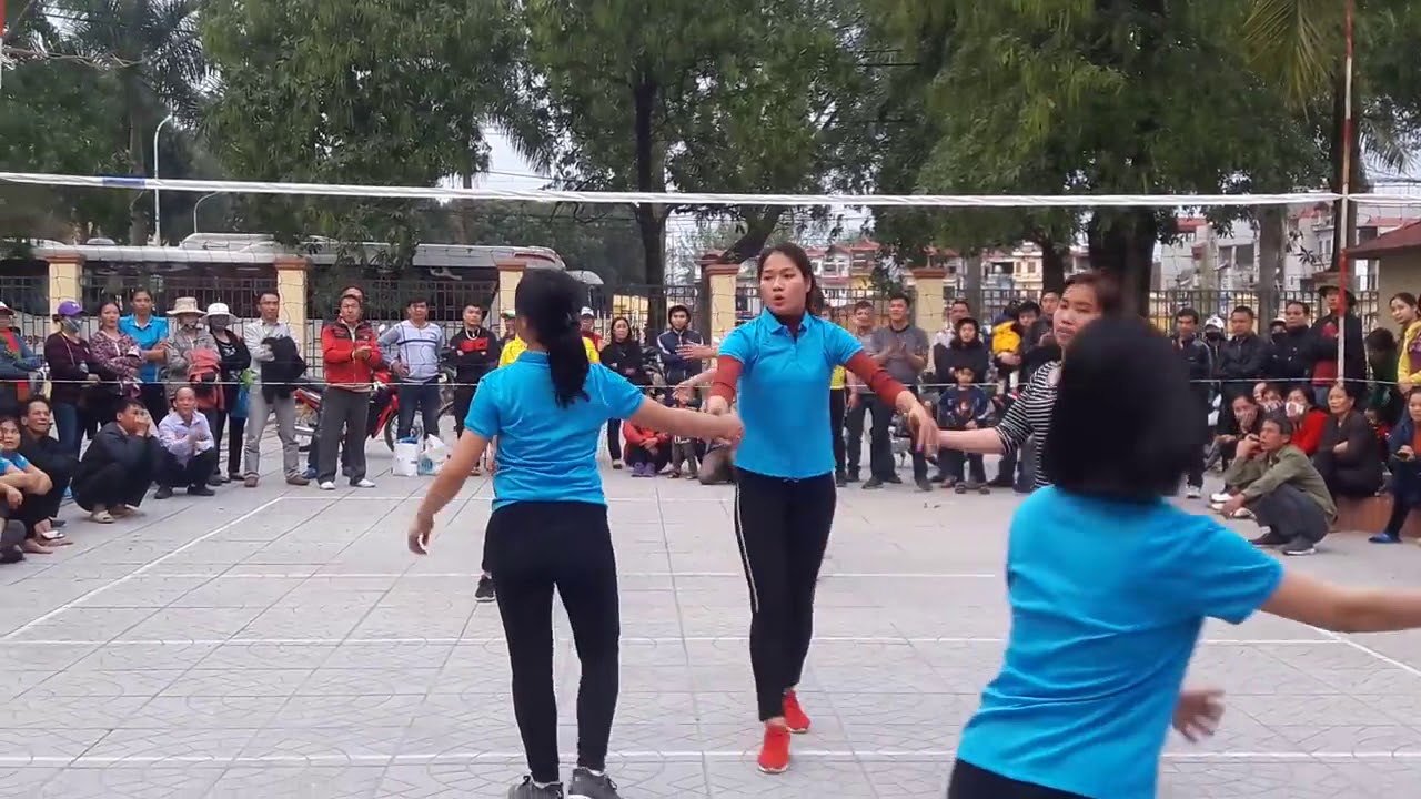 Chung kết bóng chuyền hơi nữ huyện Yên Phong, quá kịch tích.
