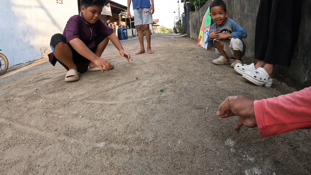 DI BIKIN JANTUNGAN AKIBAT LAYANGAN JATUH