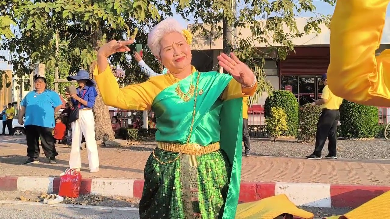 รำบวงสรวงสมเด็จพระนารายณ์มหาราช ประจำปี 2567 ซ้อมใหญ่ อำเภอเมืองลพบุรี แถวหลัง คลิป 1-4