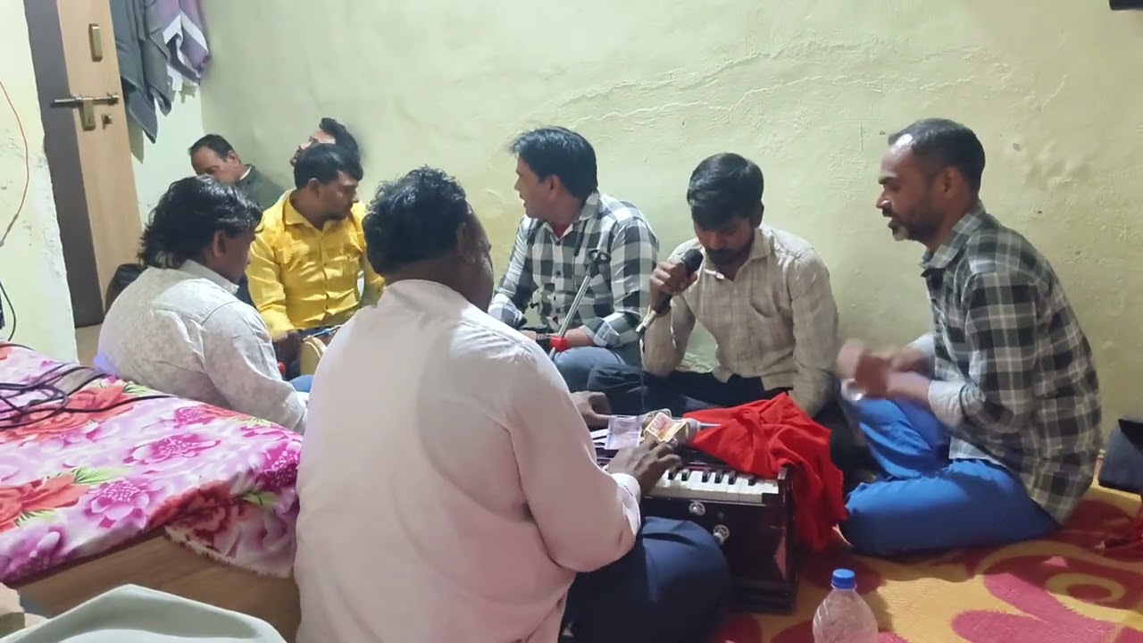 जय मातादी बहुत बढ़िया मंगलगीत आप लोग सोएंगे बहुत आनंद आएगा