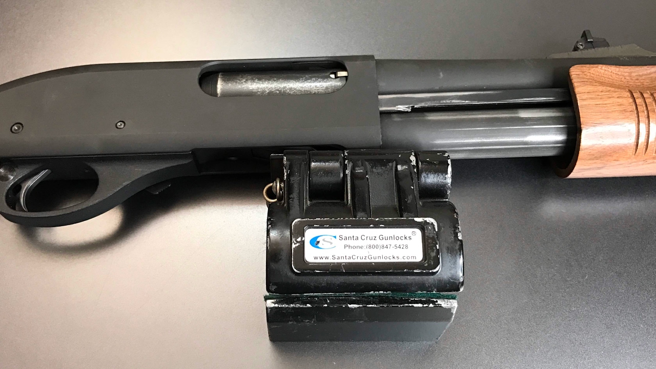 [431] Police Car Shotgun Lock Picked (Santa Cruz Gunlocks SC-1)