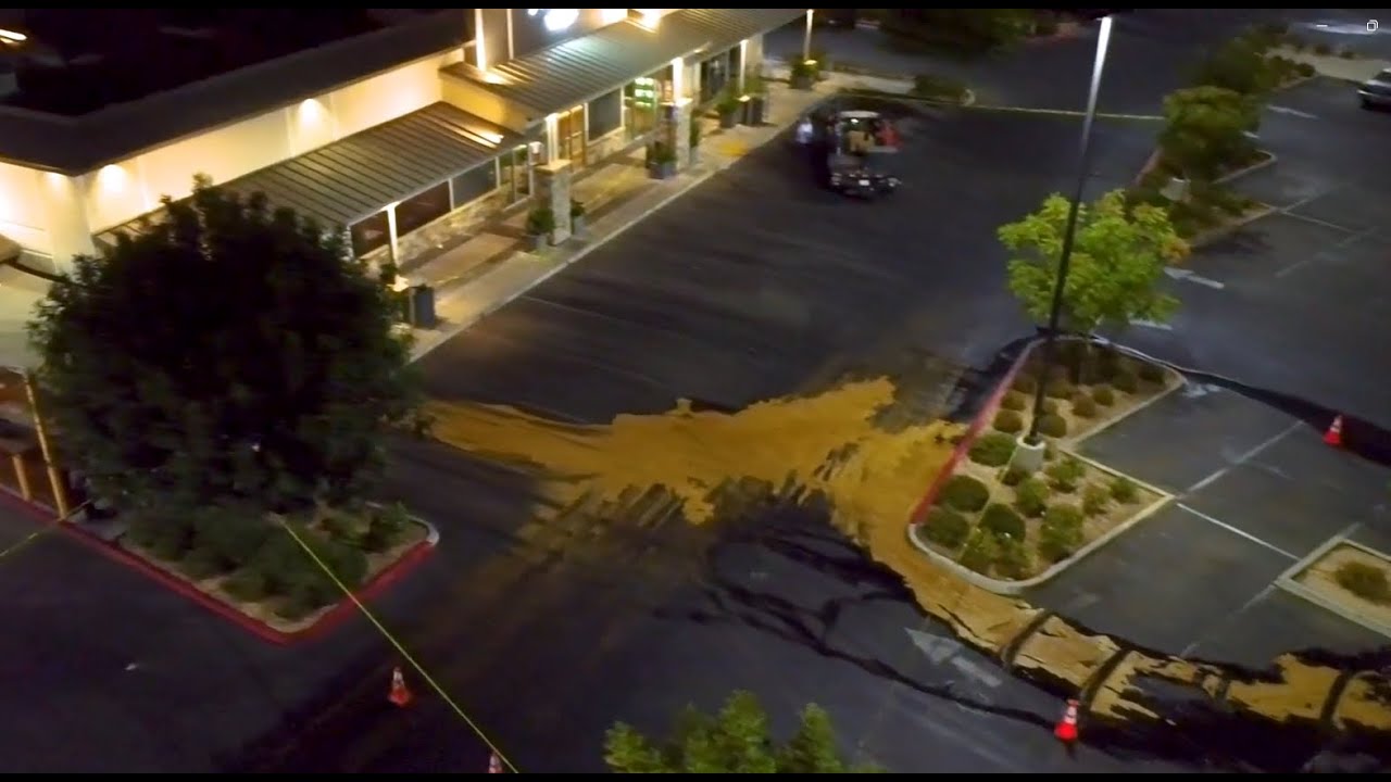 California Restaurant Grease Trap Clog Overflows Into Parking Lot