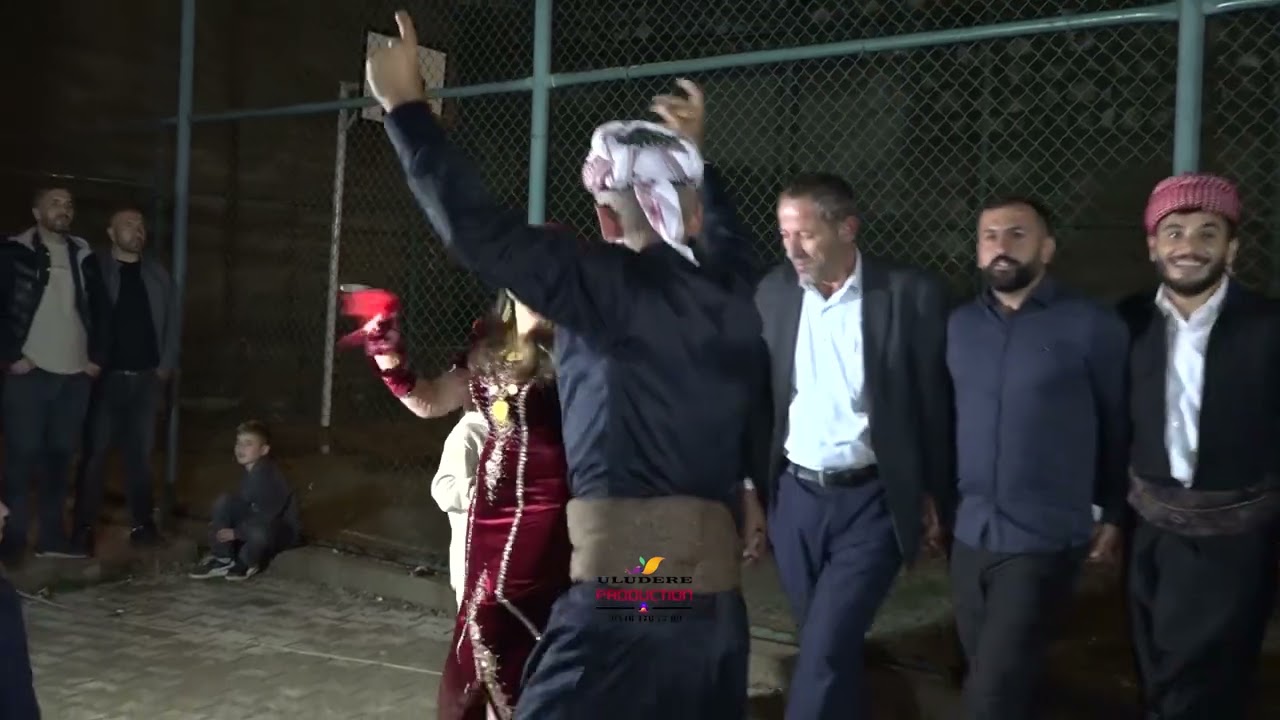 Uludere Şenoba Beldesi Ahmet Çabuk ve Sedef Paksoy Çiftinin Düğünü Klip 3