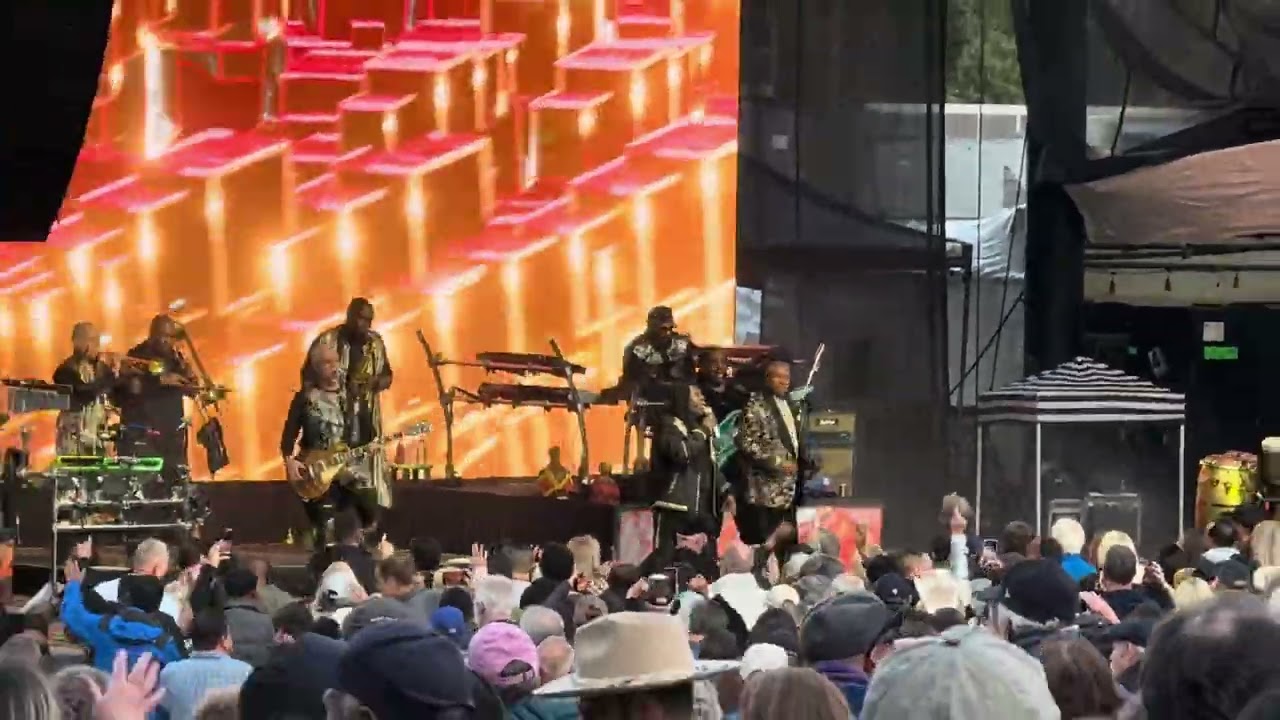 Let’s Groove - Earth, 🌍 Wind 💨 and Fire 🔥 Live at The Chateau Ste. Michelle Winery 6/20/2025