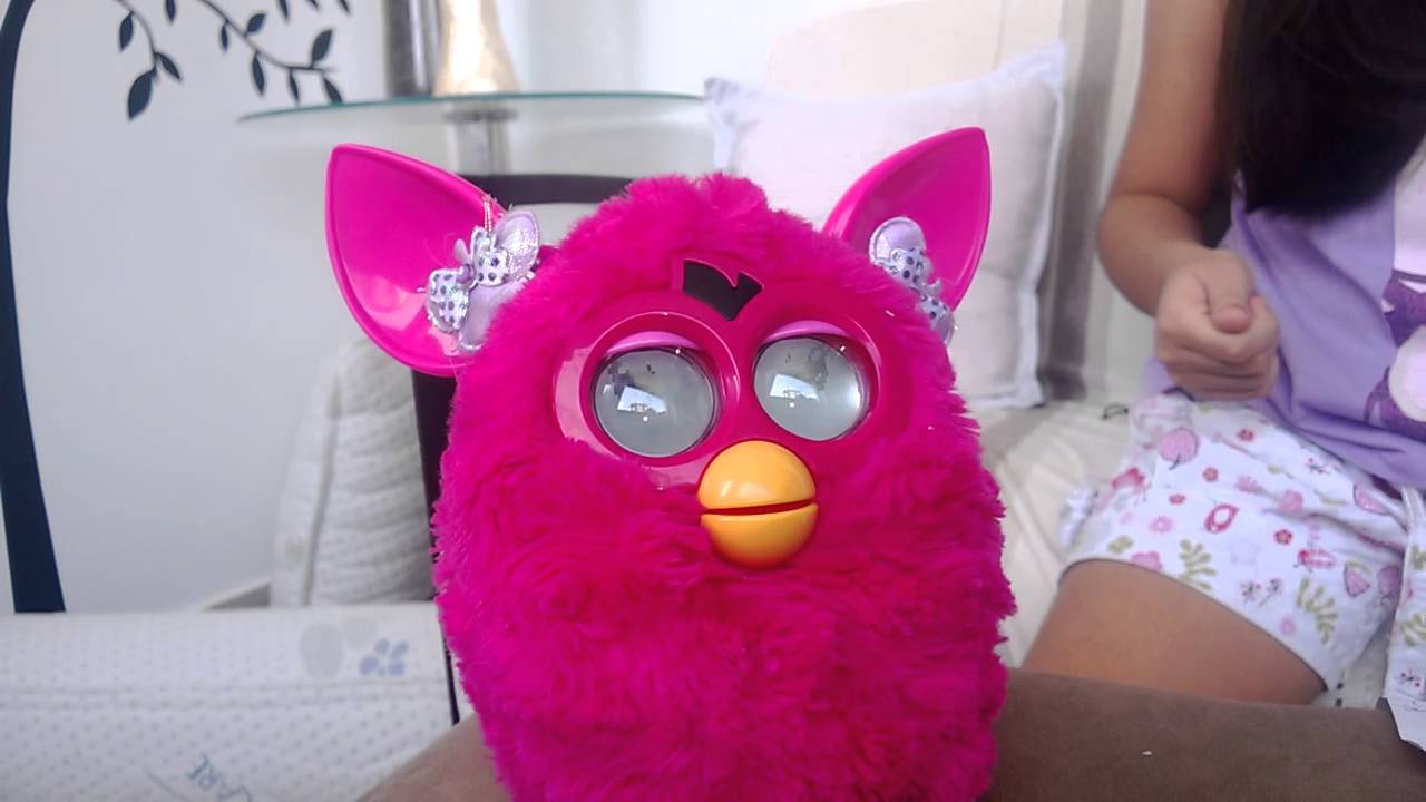 Dicas de como Interagir com o Furby. Veja em detalhes! Muito legal. por Khadija.