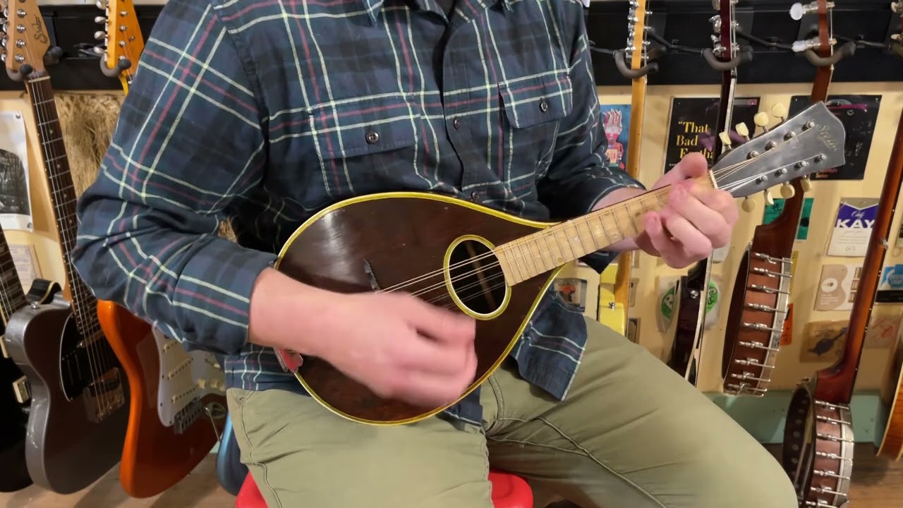 1920s Oscar Schmidt Stella flatback mandolin