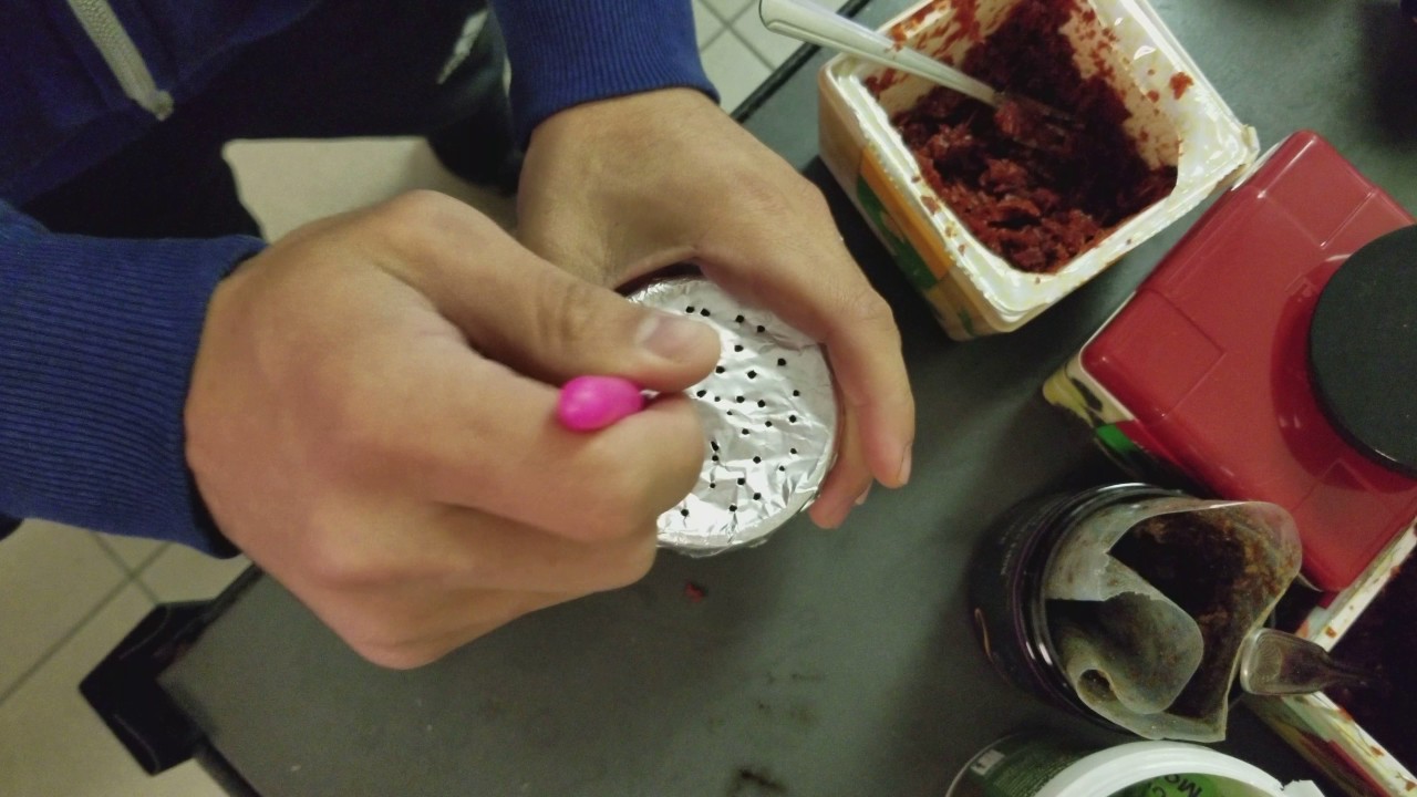 How to properly apply foil to a hookah bowl, by HookahJohn