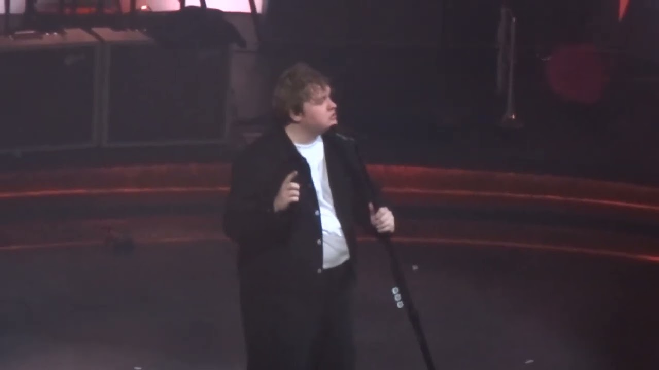 Lewis Capaldi - Hold Me While You Wait & Someone You Loved (Glasgow Hydro 13th September 2025)