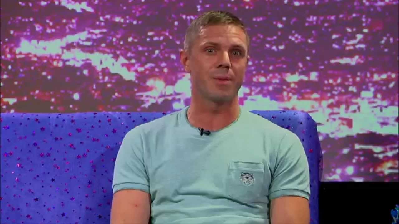 Hey Qween! BONUS: Jake Shears' Shadiest Internet Comment Ever