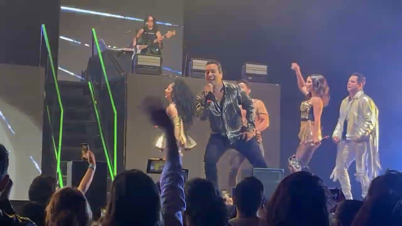 2000s x Siempre Arena CDMX 17 OCTUBRE - Código F.A.M.A.