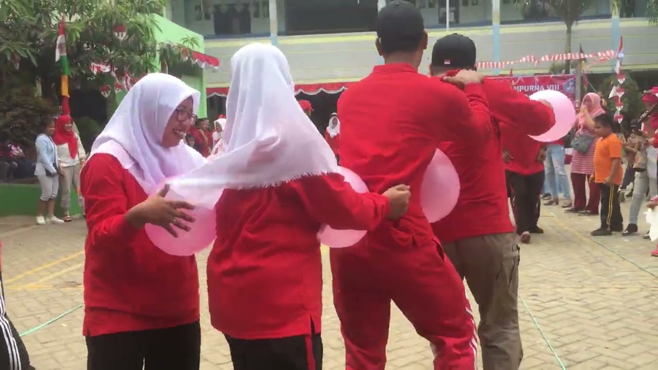 Lomba Lari Balon