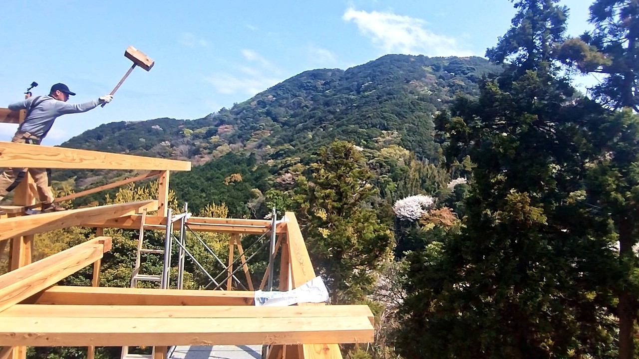 12 Months in 20 Minutes; 1 Year Build-From-Scratch on Japan Mountain (S6E16)