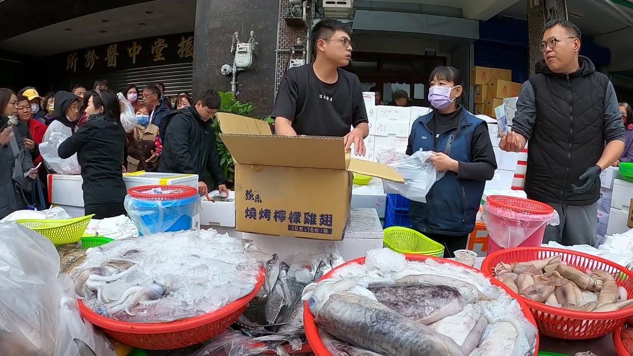 豬腳一次賣掉100隻是怎麼回事 #中彰海王子 #烏日火車站 #海鮮叫賣 #海鮮拍賣