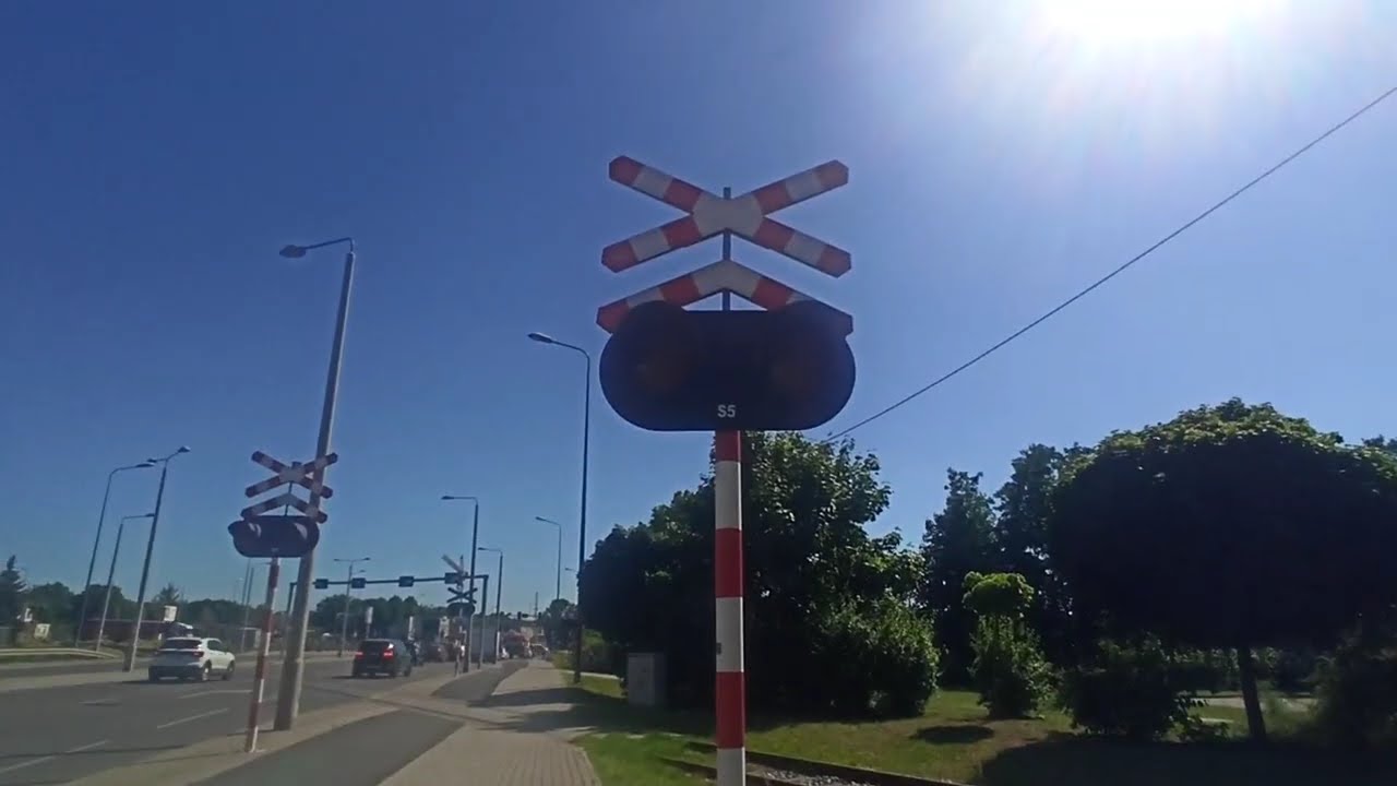 Czy tu jeżdżą pociągi? Poznań, ul. Gdyńska.