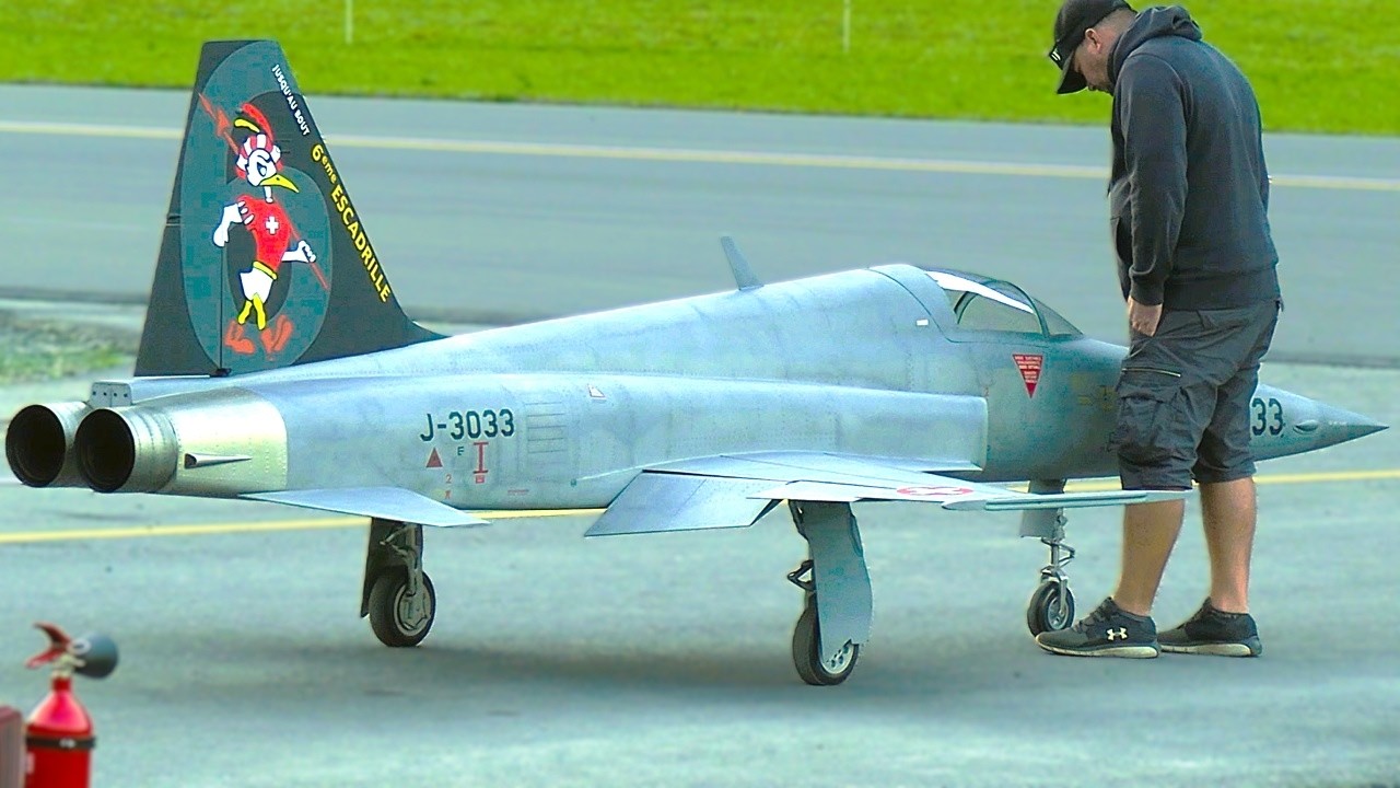 MASSIVE RC JETS ROAR THROUGH THE SWISS ALPS – TOP GUN MOLLIS 2025