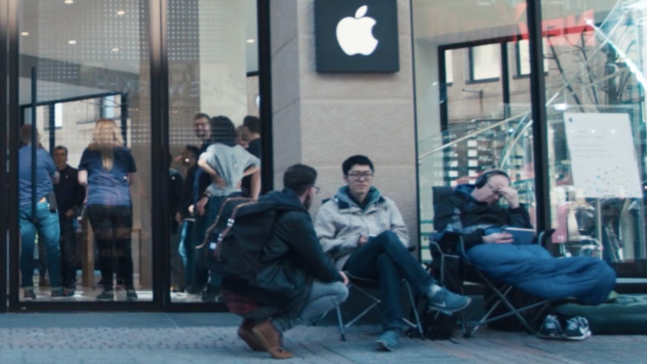 3 Tage Anstehen f&uuml;r ein T-Shirt I Apple Store K&ouml;ln 