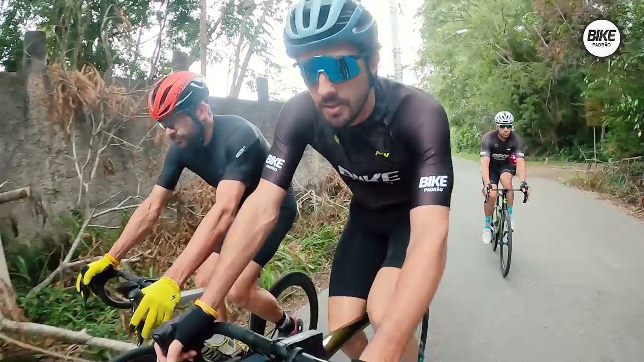 8 sinais que você precisa saber para pedalar em segurança em um pelotão