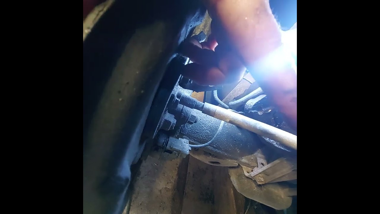 2013 Toyota Tundra right rear axle (wheel bearing) seal