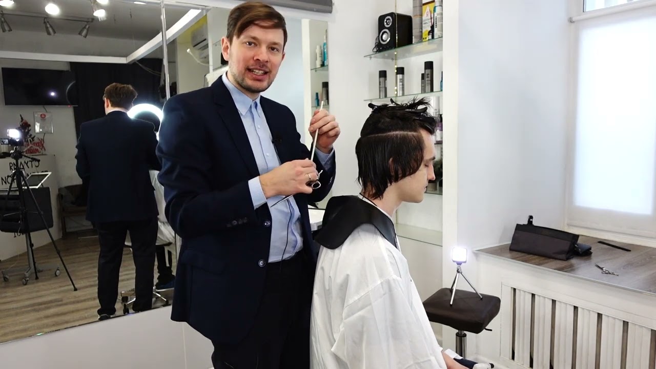 Делаем Игорю стрижку, которая добавит ему возраста и серьёзности   - Приём у Волкова - 2 выпуск