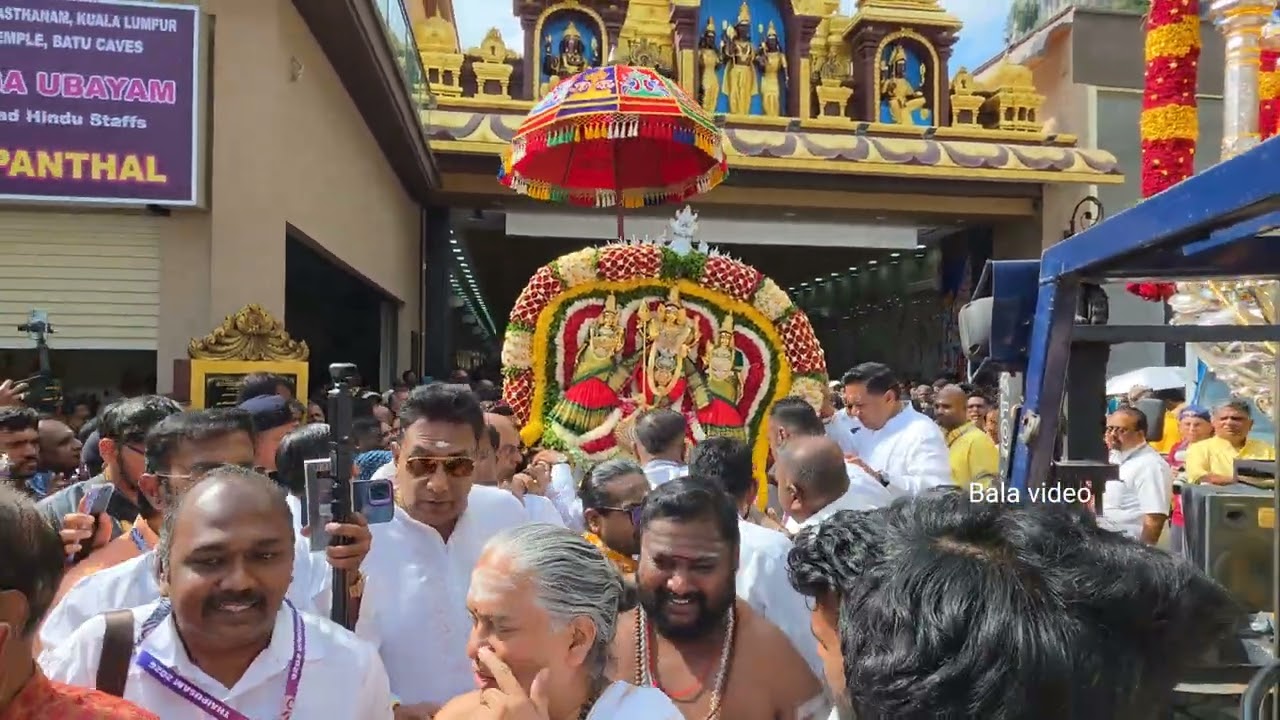 CHARIOT FROM BATU CAVES TO SIR MAHA MARIAMMAN  TEMPLE  (2-1-2026)