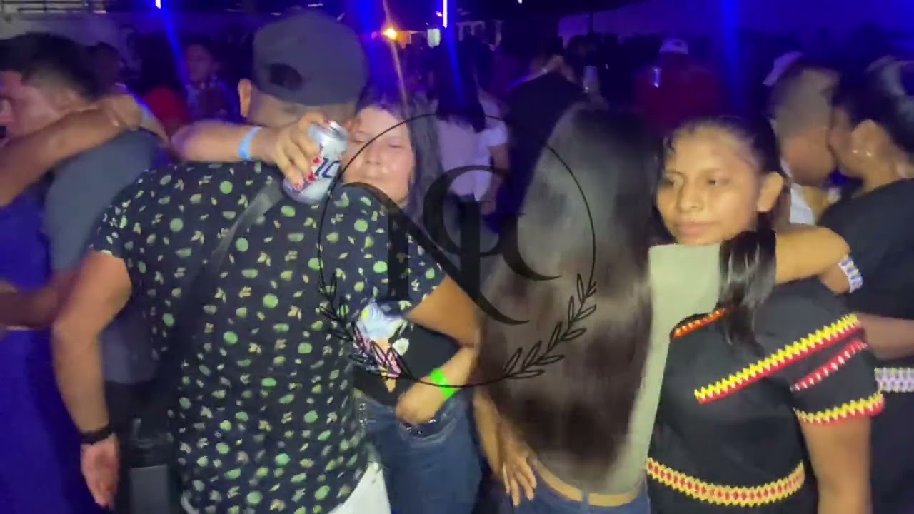 AMOR DE LEJO/ LESLY SANTAMARÍA 
