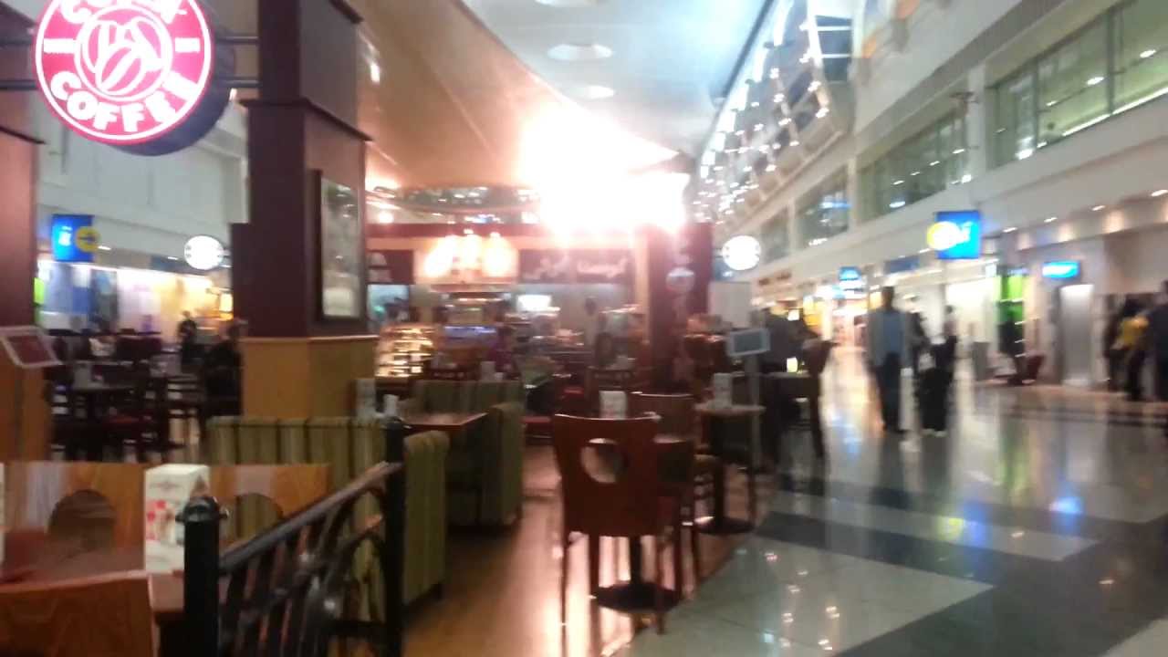 Dubai International Airport - Terminal 3 - Shopping Center - Early Morning Prayer