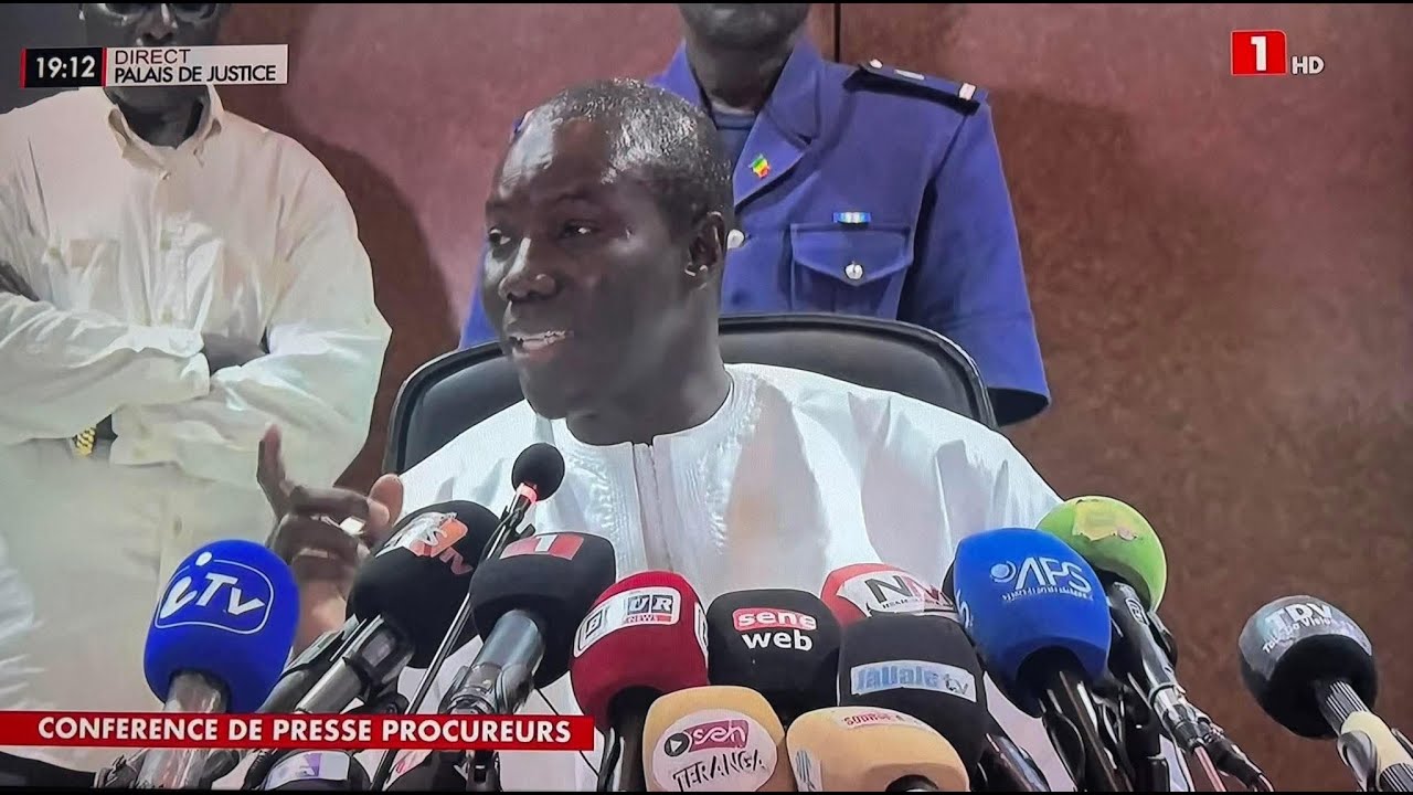 DIRECT TRIBUNAL DE DAKAR  LE PROCUREUR FACE A LA PRESSE