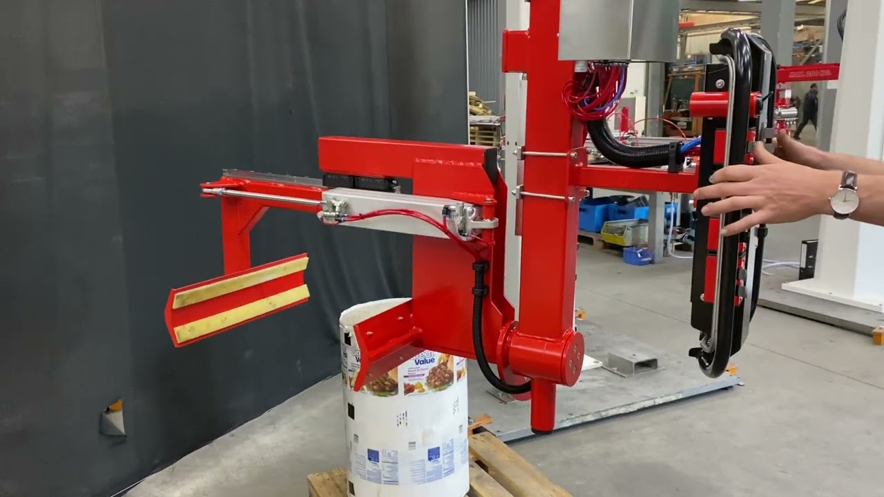 Ergomonic, safe and user-friendly handling of reels ( external clamping)