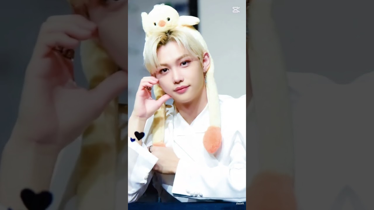 sadece Yong-bok ( FELİX ) ben genede söyleyim 🐣 