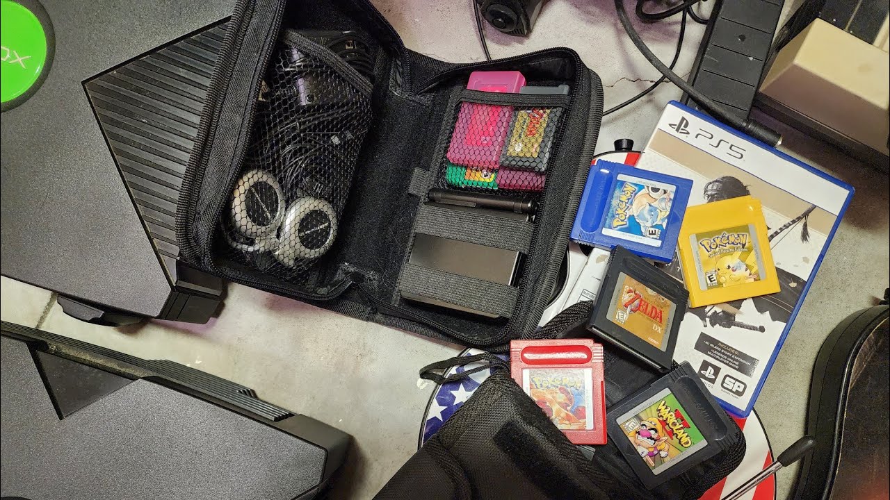 Огромная коллекция видеоигр: Pokemon, Gameboy, Zelda, Xbox.