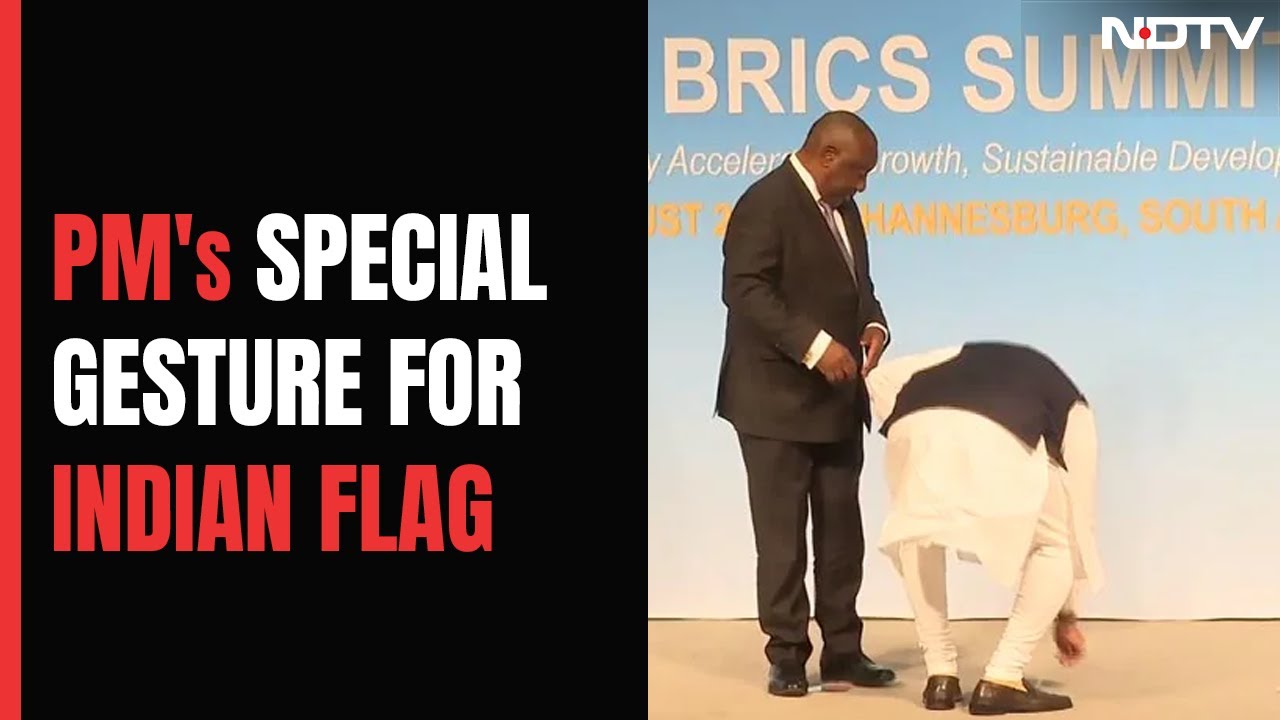 Video: PM Modi Notices Indian Flag On The Floor, He Does This